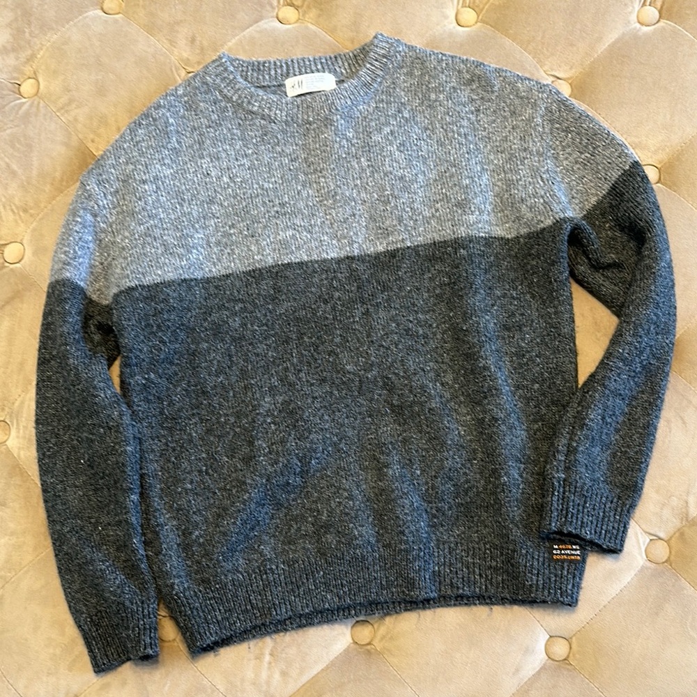 H&M boys Gray Sweater